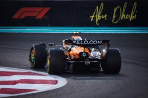 F1 2025 Abu Dhabi: Red Bull dan McLaren Siapkan 300 Kaus Selebrasi Juara, Sisa 200 Akan Disumbangkan atau Dibakar