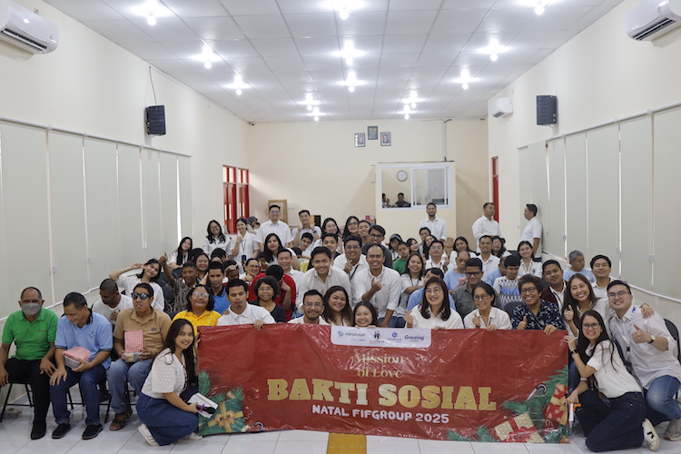 Senyum semringah peserta bakti sosial FIFGROUP di sebuah Panti Asuhan, jelang perayaan Natal 