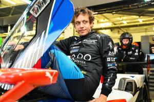 Pisah Dengan BMW, Valentino Rossi Fokus ke MotoGP?