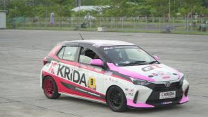 Pembalap Wanita Ine Rosdiana Panaskan Toyota Agya One Make Race di Mandalika Festival of Speed