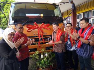 Tingkatkan Kemampuan Siswa di Bidang Otomotif, KTB Donasikan Fuso Fighter Ke SMK Negeri 3 Ambon