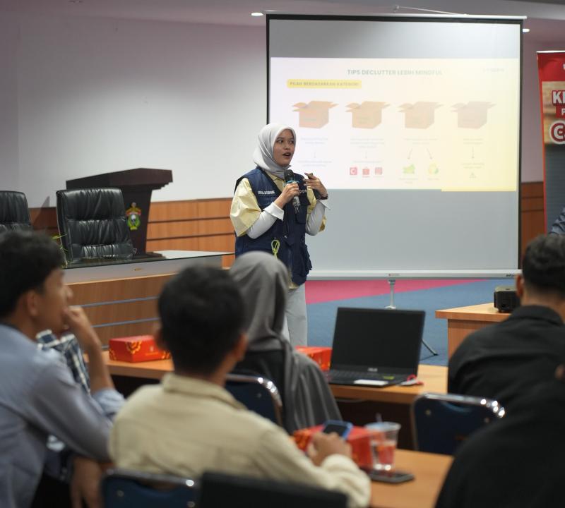 Pihak Astra Honda Motor mengedukasi generasi muda untuk mendukung keberlanjutan lingkungan dari penggunaan pakaian mereka sendiri