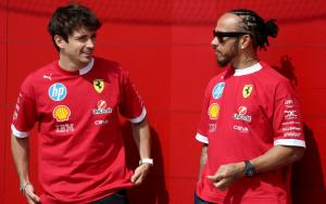 F1 2026: Nuansa Merah Putih, Ferrari Perkenalkan Baju Balap Hamilton dan Leclerc 
