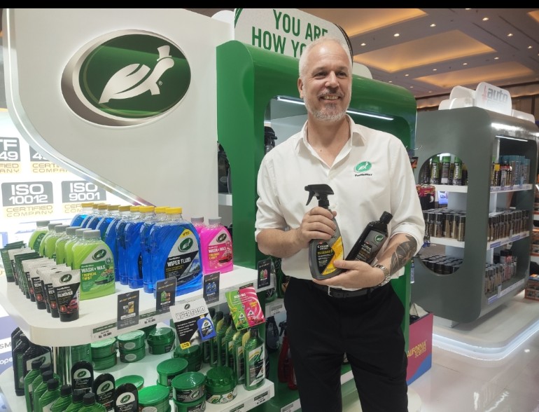Sales Director Turtle Wax ASEAN, Luca Suino berbagi seal produk Turtle Wax di IIMS 2026