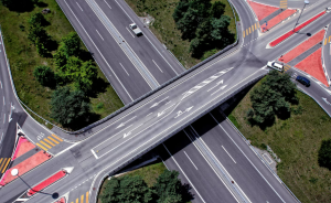 Melawan Ego di Jalur Bebas Hambatan: Karena Rumah Menunggumu Pulang, Bukan Menunggu Kabar