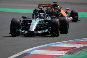F1 2026 Jepang: Dikilik Mekanik Mercedes, MCLaren Mulai Pukul Mercedes W17