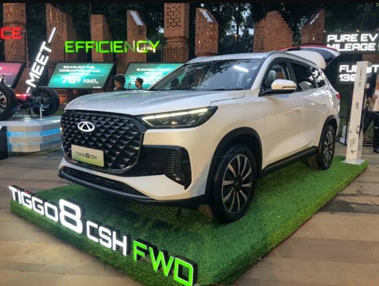 Tampilan mobil Chery Hybrid yang efisien dalam mobilitas harian