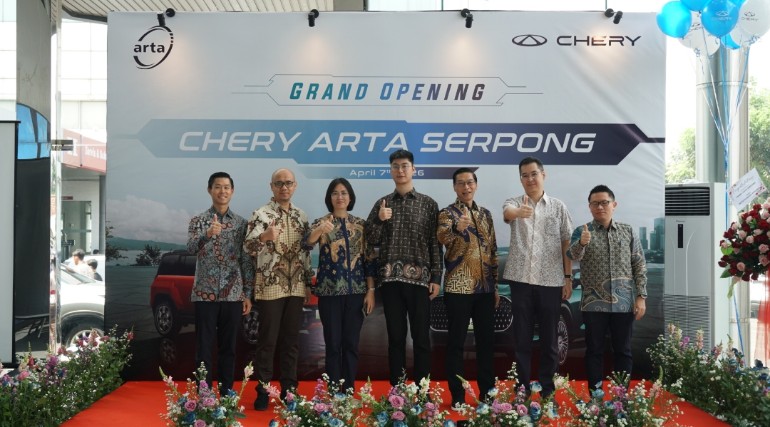 Petinggi Chery dan Artha Group meresmian dealer baru Chery di Sepong 