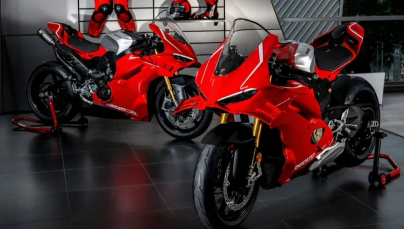 Ducati Panigale V4 R