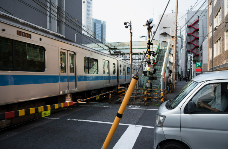 Perlintasan Kereta Api