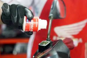 Jaga Keselamatan Bermotor, Rutin Ganti Minyak Rem Motor