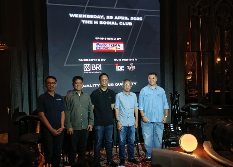 Para petinggi The Elite didampingi para pendukung dalam konferensi Pers di Jakarta