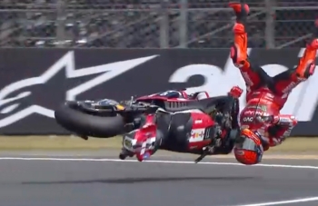 Marc Marquez (Spanyol/Ducati) saat celaka di sprint race GP Prancis hari ini.. (Foto: gpone)