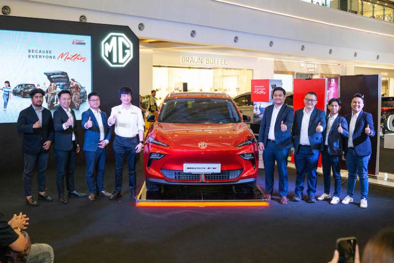 Para petinggi MG hadir dalam peluncuran MGS5 EV di Kota Medan