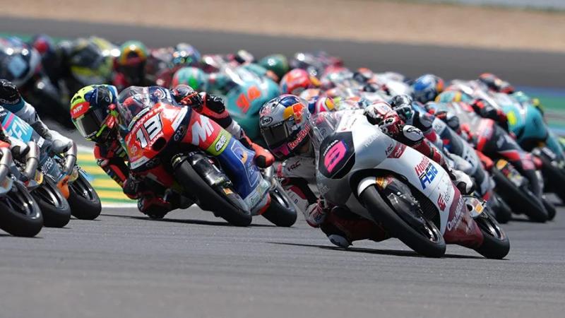 Hakim Danish #13 dan Veda Ega Pratama #9 (Foto: Honda)