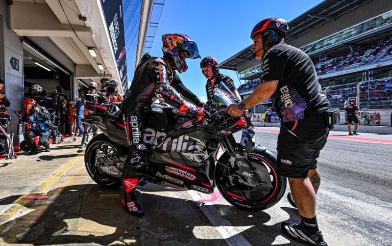 Aprilia, perang internal di Catalunya. (Foto: motogp)