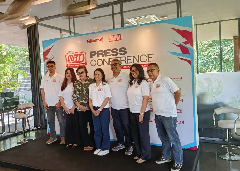 Para pereli Simpati Women Really Team didampingi navigator dan mentor Rifat Sungkar