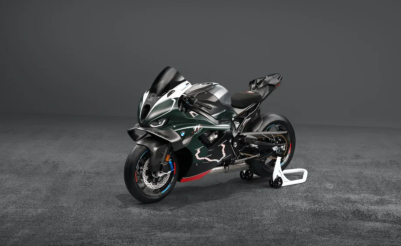 BMW M1000 RR 