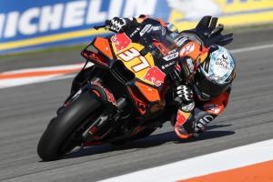 MotoGP 2026 Hungaria: Marc Marquez Simpan Tenaga. Pedro Acosta Kuda Hitam di Tengah Rombongan Ducati dan Aprilia