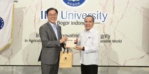 Sistem Pengisian Motor Listrik Berbasis Agri-Photovoltaic: Inovasi Energi Terbarukan dan Pertanian Berkelanjutan
