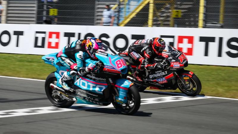 David Alonso #80 dan Manuel Gonzales #18 (Foto: MotoGP)