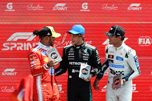 F1 2026 Inggris: Kimi Antonelli Gulung 3 Pembalap Inggris di Kandang Mereka