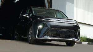 Pasar MPV Listrik Makin Panas, Bos Maxus Bocorkan Nasib Konsumen Mifa Series ke Depan!