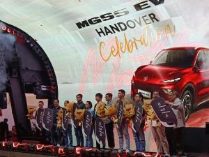 Dapat Sambutan Hangat, MG Serahkan 1.000 Unit MGS5 EV kepada Konsumen