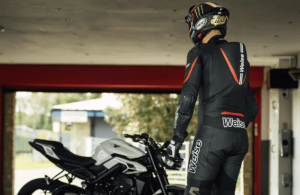 Siap Ngebut ala Juara TT? Weise Rilis Baju Balap Tornado 2.0 One-Piece Terinspirasi Peter Hickman