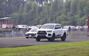Sentul Drag Record Simpati 5G Siap Ramaikan Sirkuit Sentul dengan Konsep Baru   