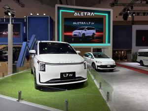 Pertegas Komitmen Jangka Panjang di Indonesia, Aletra Perkenalkan LMPV Listrik Aletra L7 di GIIAS 2026