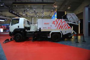 Isuzu GIGA FVR, Truk Serbaguna yang Bisa Buat Kota Lebih Bersih, Yuk Simak!