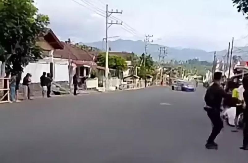Peristiwa nahas mengiringi kemeriahan  ajang drag race dan drag bike yang digelar di Kelurahan Upai, Kecamatan Kotamobagu Utara, Minggu (9/8/2026).