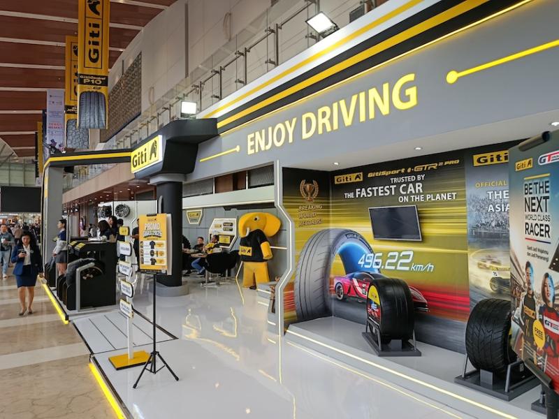Berbagai produk ban Giti yang didisplay di Booth Giti di helatan GIIAS 2026