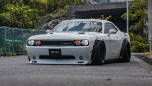 Sentuhan Magis Liberty Walk, Ubah Dodge Challenger Jadi Muscle Car Ekstrem Berparas Sangar
