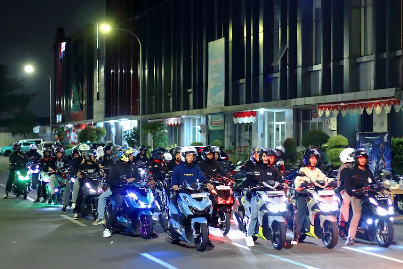 Ragam komunitas melebur dałam acara New Vario EVO 160 Night Ride ‘Leave It Behind’ bareng Wahana Honda