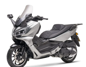 Cyclone RT450 Resmi Meluncur: Skuter Maxi 2-Silinder 398 cc Siap Temani Agenda Touring Jarak Jauh