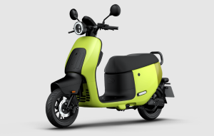 Gogoro EZZY: Motor Listrik Ringkas buat Kamu yang Nggak Suka Ribet di Jalanan