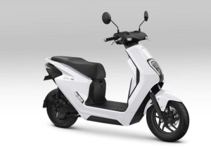 Sering Lihat di Jalan tapi Masih Ragu? Ini 7 Mitos Motor Listrik yang Wajib Kamu Tahu Faktanya!