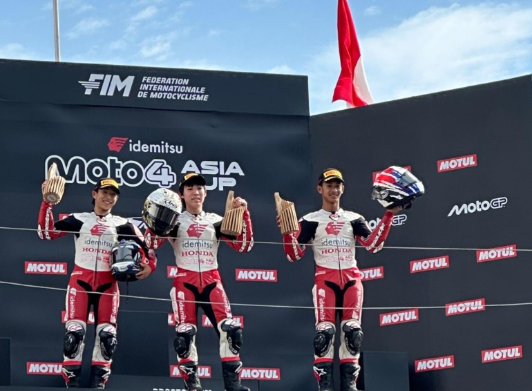 Pembalap muda Badly Ayatullah berhasil naik podium di Jepang