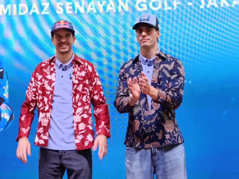 Alex Marquez dan Fermin Aldeguer menggunakan Batik pemberian perwakilan Aspira