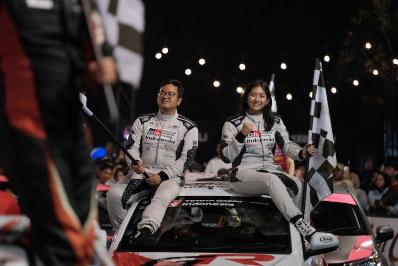 Peslalom andalan TOYOTA GAZOO Racing Indonesia merayakan kemenangan Tim