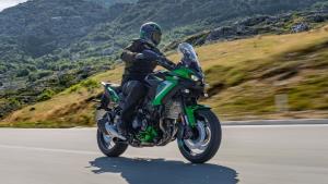 Kawasaki Versys 900 SE 2027 Meluncur, Pakai Teknologi ARAS Canggih Mirip Mobil Mewah!