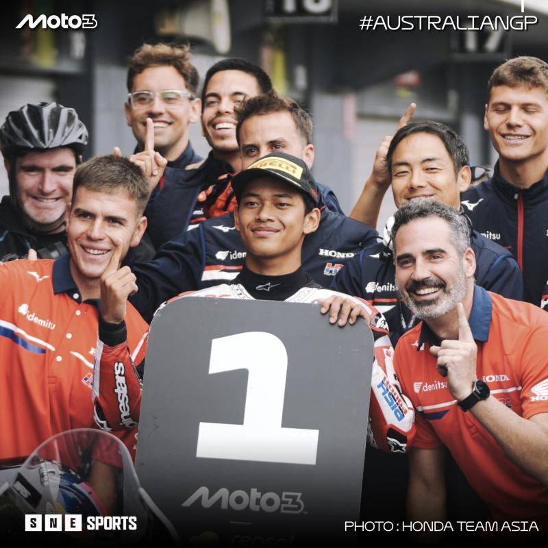 Foto membanggakan saat Veda Ega Pratama meraih pole position di GP Autralia. (Foto: hondateamasia)