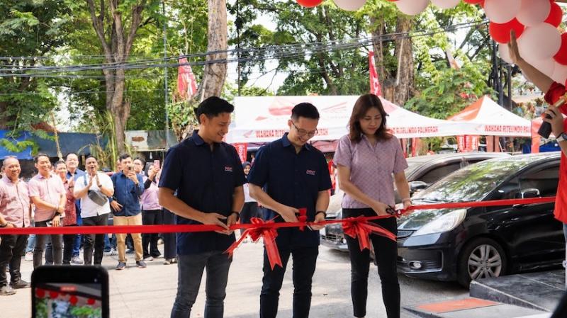 Petinggi Wahana Artha Group meresmikan diler baru AHASS Tanah Abang, Jakarta